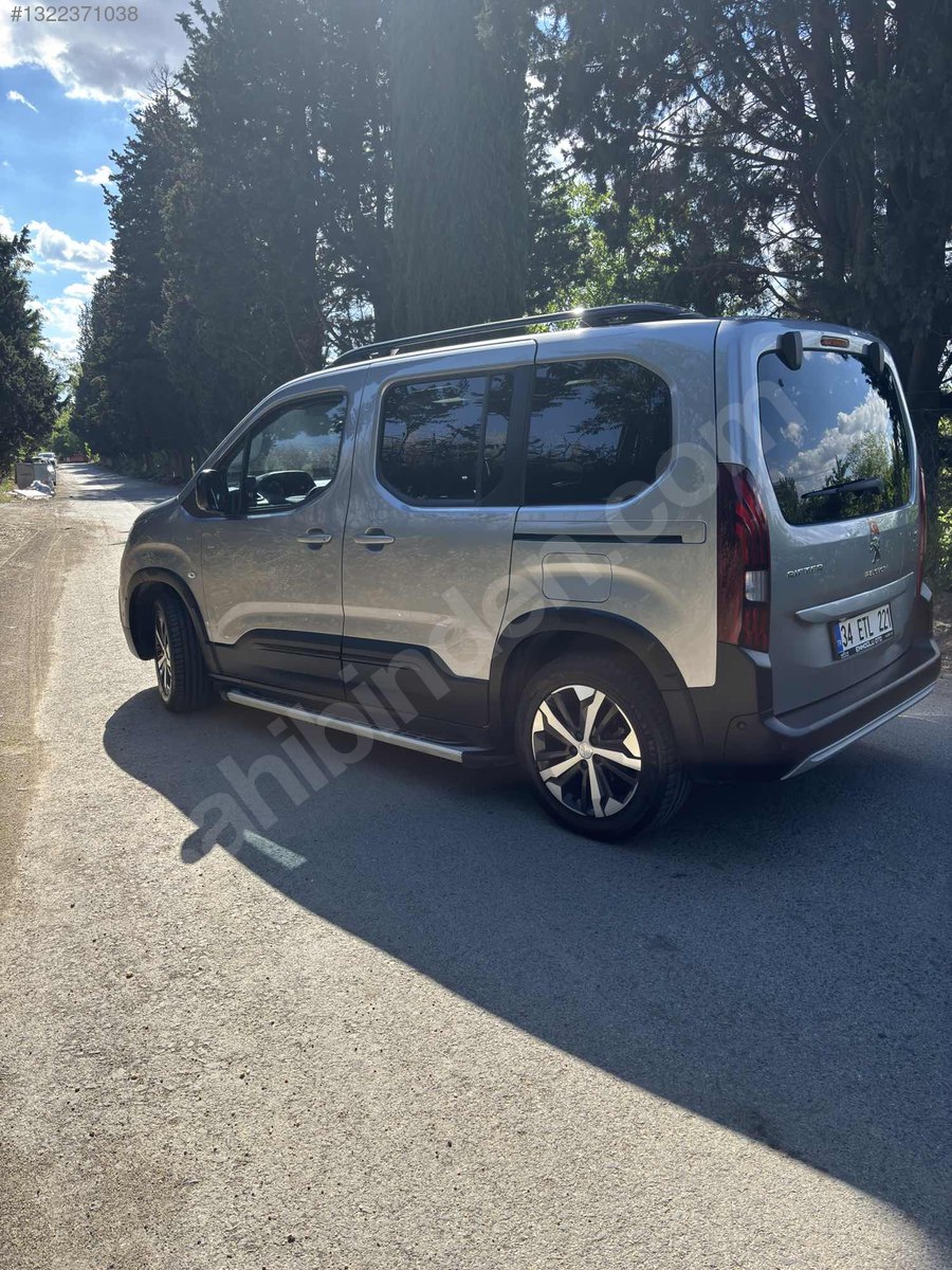 PEUGEOT RIFTER 2021 HATASIZ BOYASIZ DÜŞÜK KM TEMİZ ARAÇ — 3