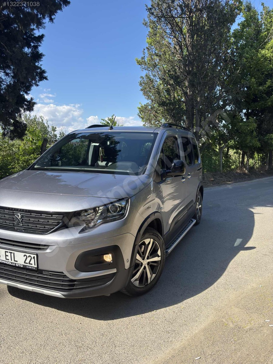 PEUGEOT RIFTER 2021 HATASIZ BOYASIZ DÜŞÜK KM TEMİZ ARAÇ — 1