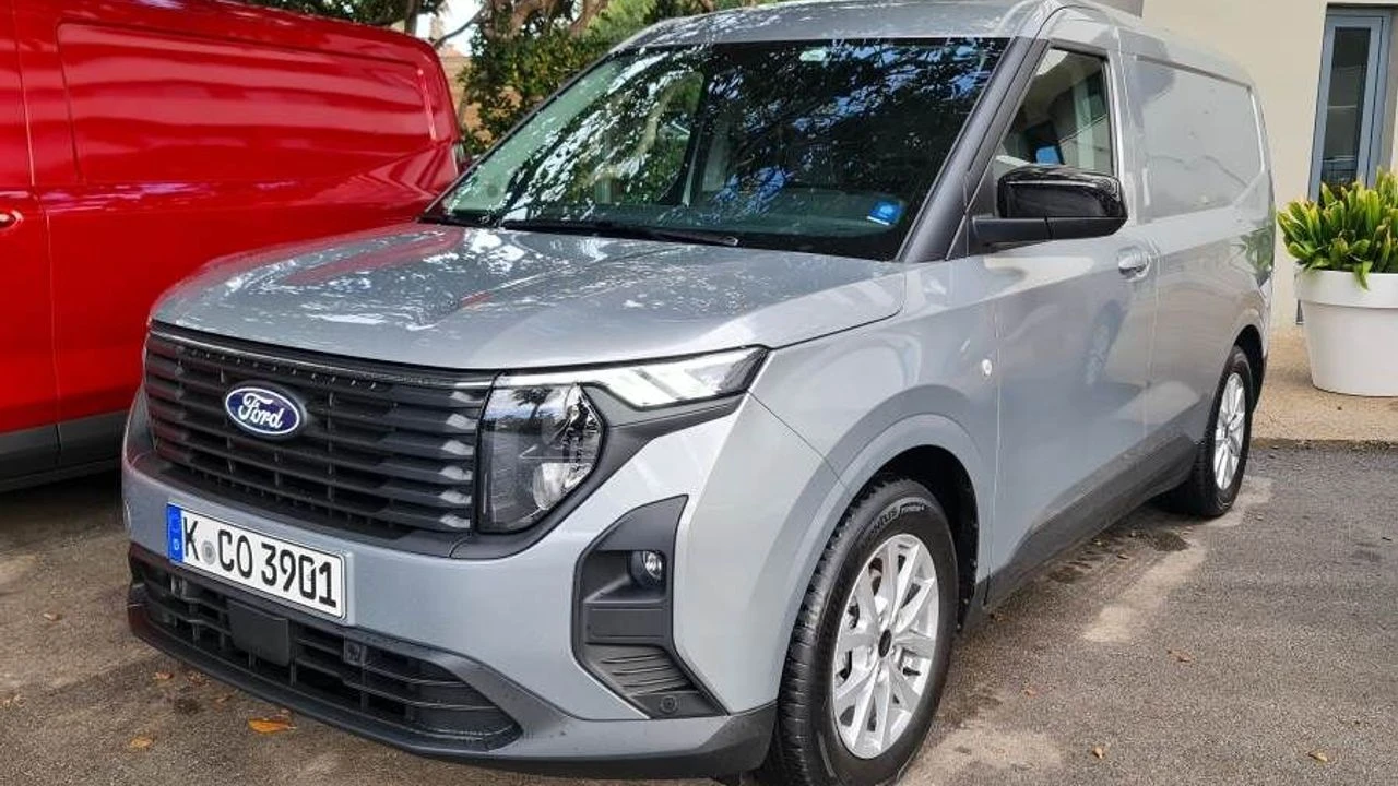 2019 Ford Tourneo Courier 1.5 TDCi Titanium — 1